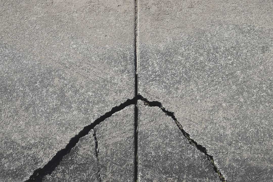 What is the Difference Between Concrete Control Joints vs Expansion Joints?